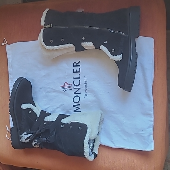 MONCLER Shearling Boots - Picture 6 of 8